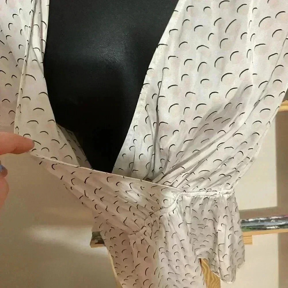 Express wrap shirt size small - Picture 5 of 6